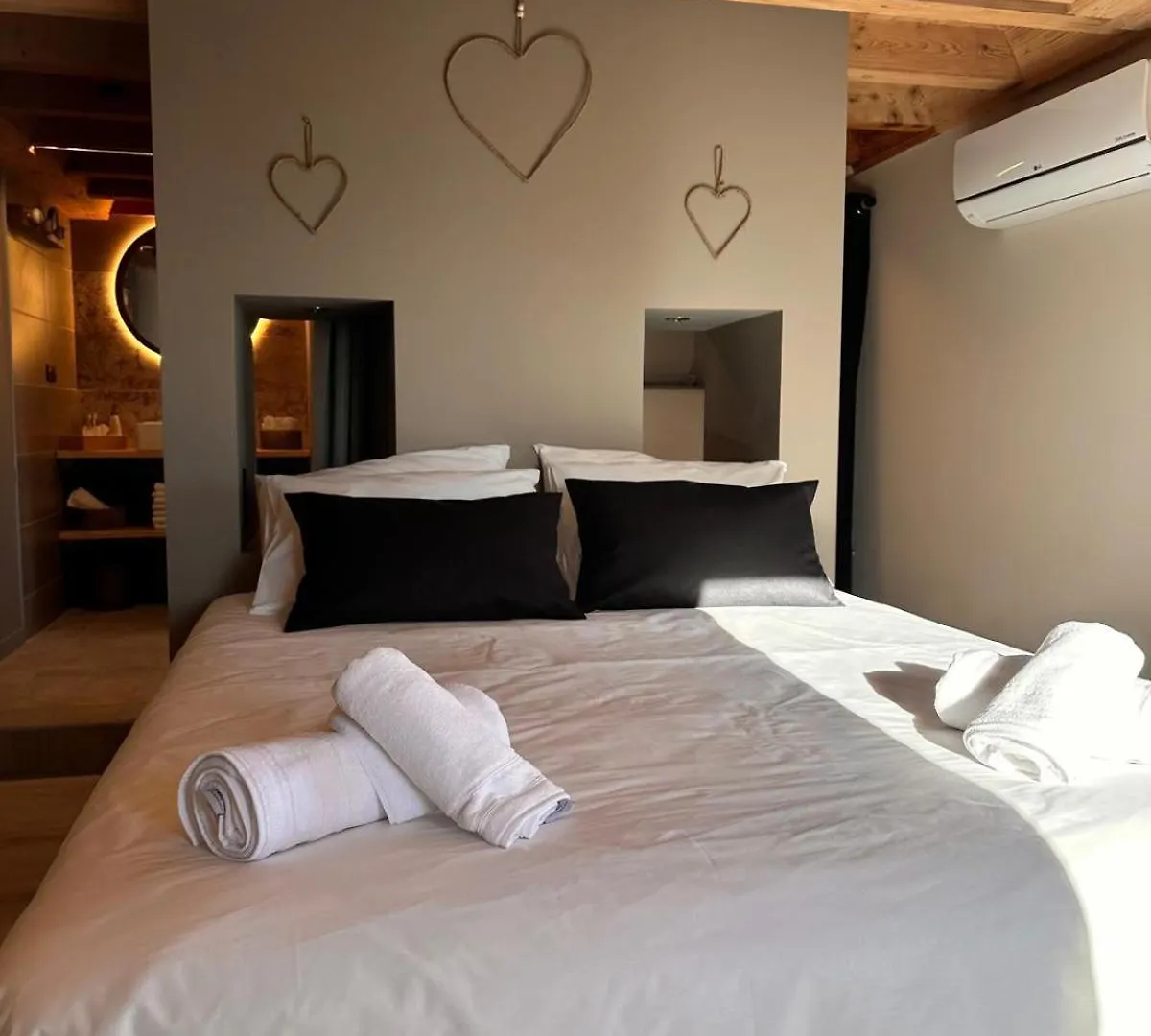 Holiday home La Petite Chavanne 4 Etoiles Champdieu France