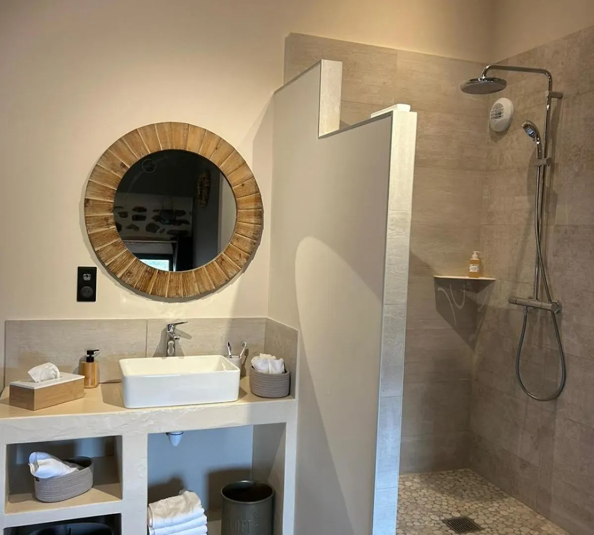La Petite Chavanne 4 Etoiles Champdieu Holiday home